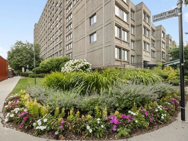 1731 Beacon, Unit 202, Brookline, MA 02445