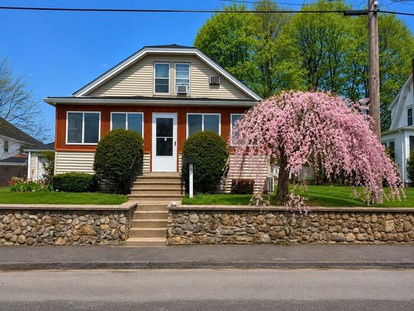 11 Everett Ave, Webster, MA 01570