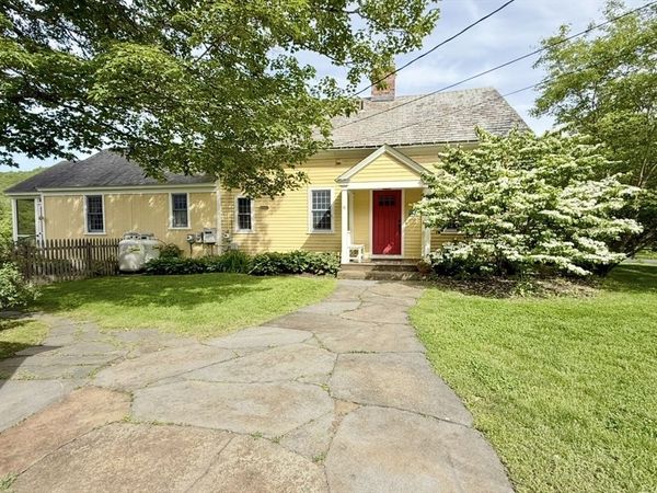 6 Cross St, Buckland, MA 01338