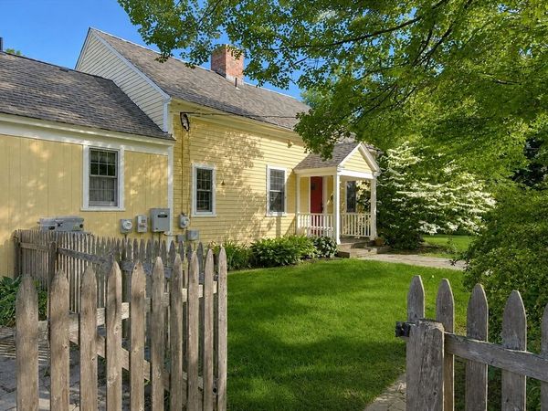 6 Cross St, Buckland, MA 01338
