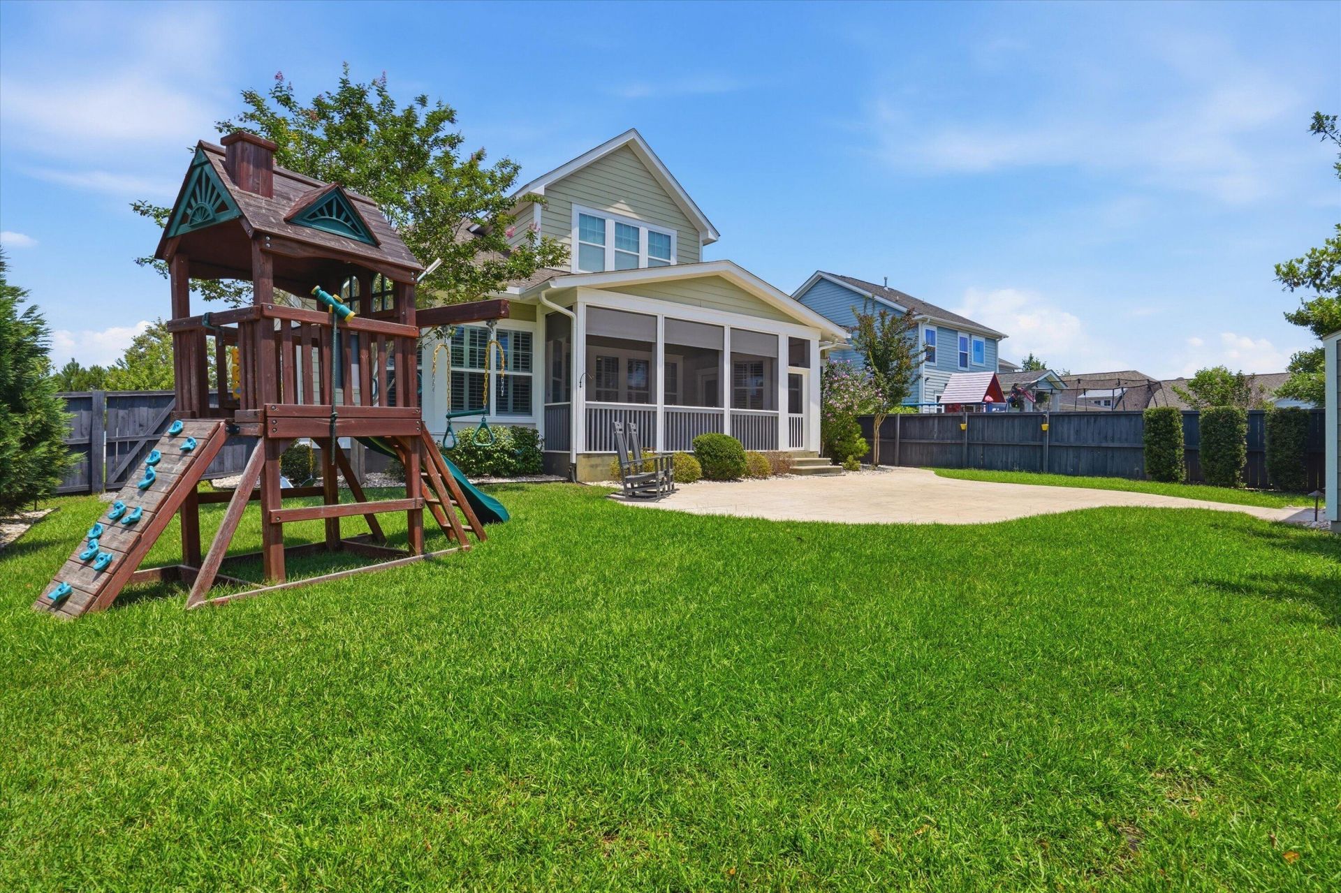 329 Ashby Street Photo 40