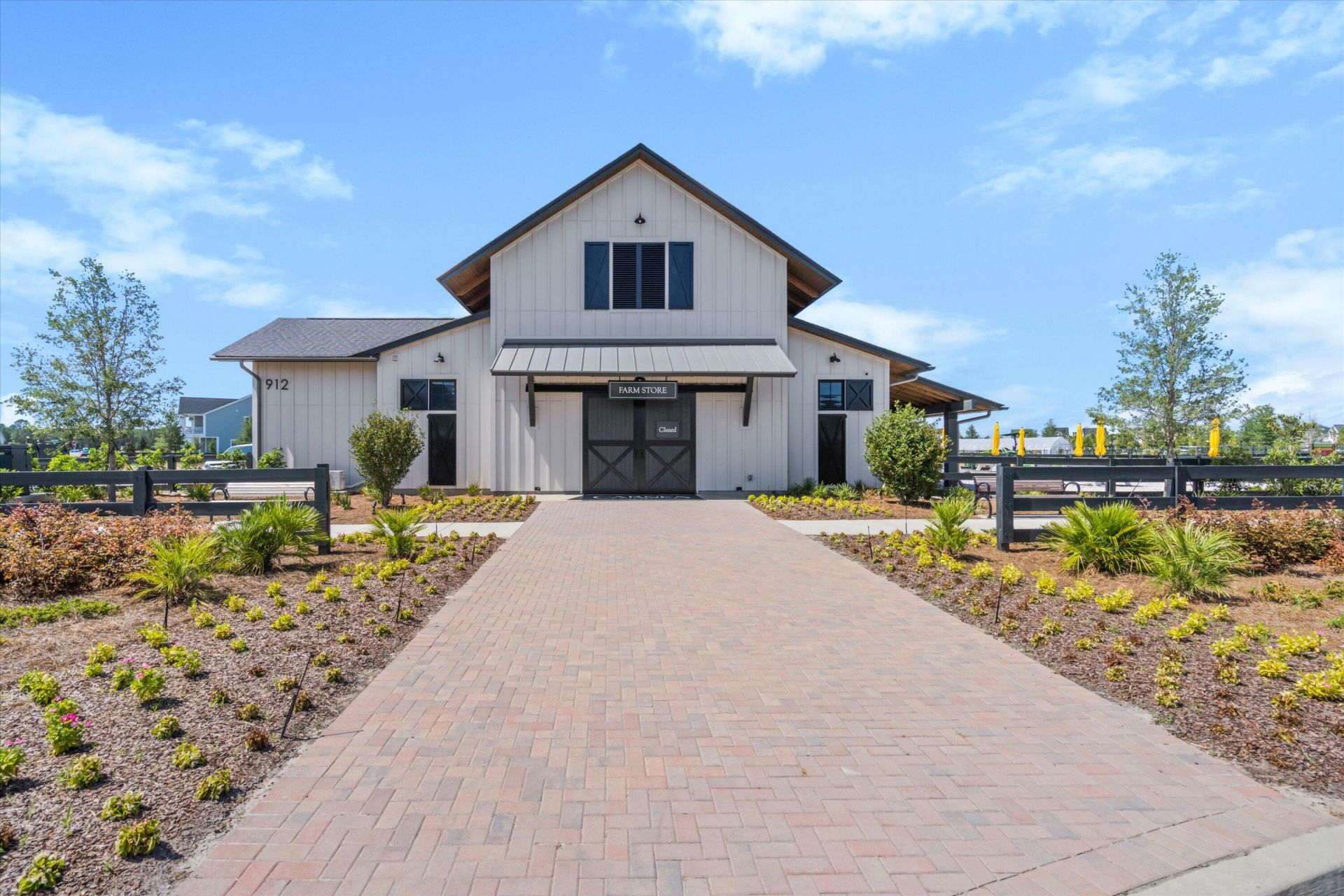 329 Ashby Street Photo 50