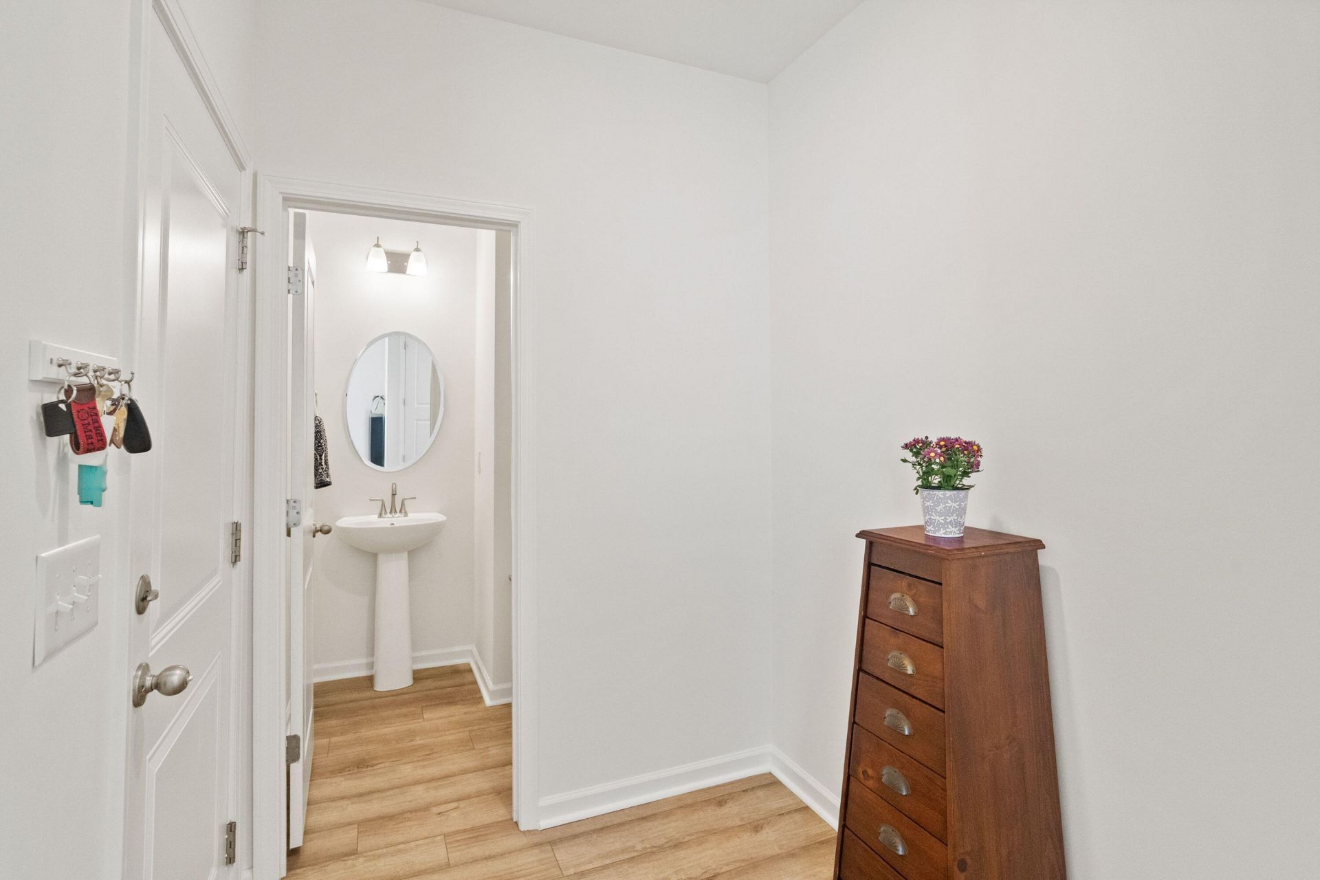 765 Trotters Lane Photo 7