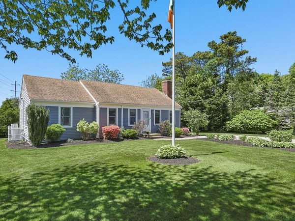 11 Mary David Road, Yarmouth Port, MA 02675