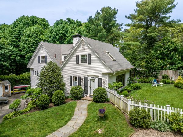 156 E Bay Road, Osterville, MA 02655