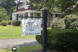 131 W Luke Avenue  photo 4