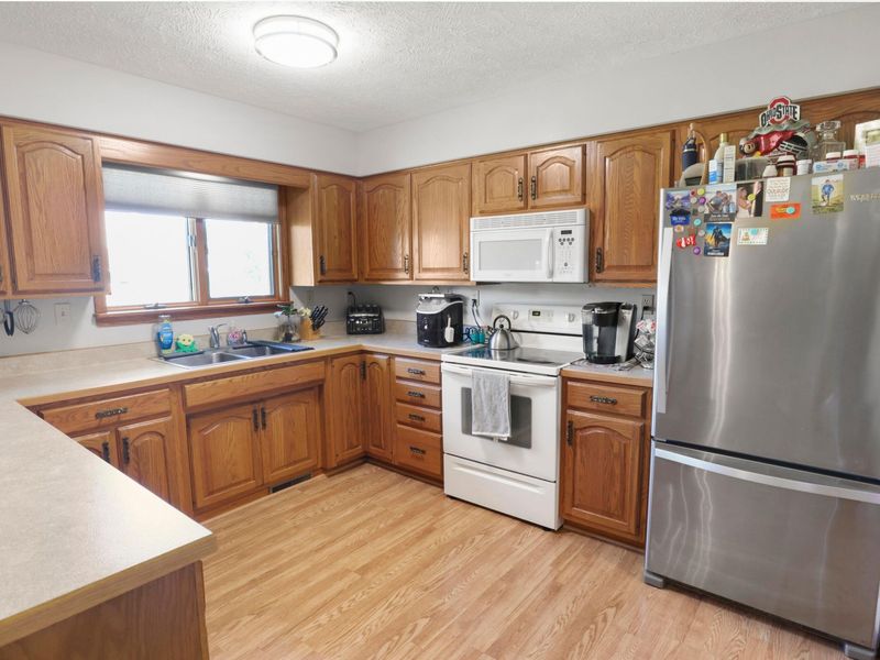 437 Garden Place , Marion, OH 43302 Photo 11