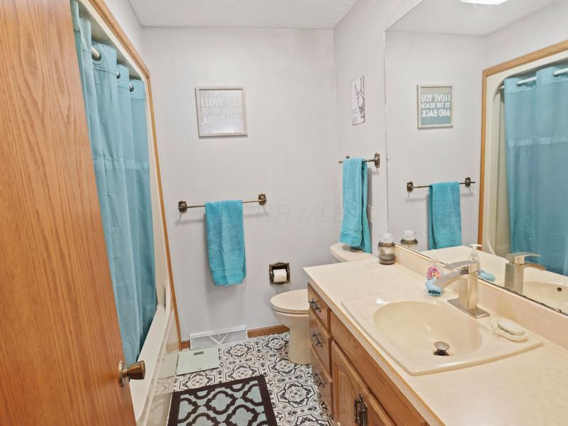 437 Garden Place , Marion, OH 43302 Photo 14