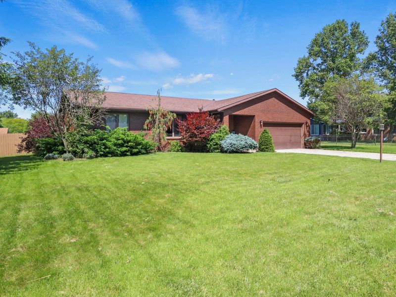 437 Garden Place , Marion, OH 43302 Photo 2