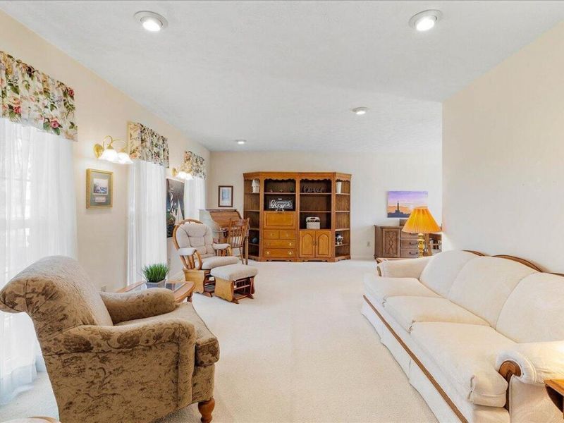 135 N Dugan Road , Urbana, OH 43078 Photo 9