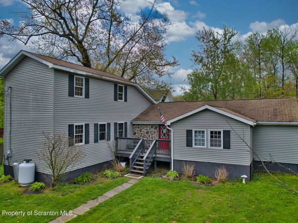 128 Franklin Avenue, Greenfield Twp, PA 18407