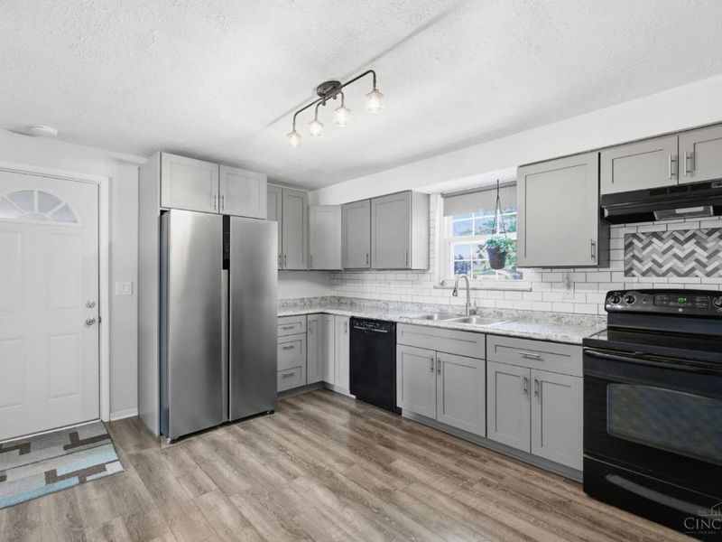 5779 Wolfpen Pleasant Hill Road, Miami Twp, OH 45150 Photo 18