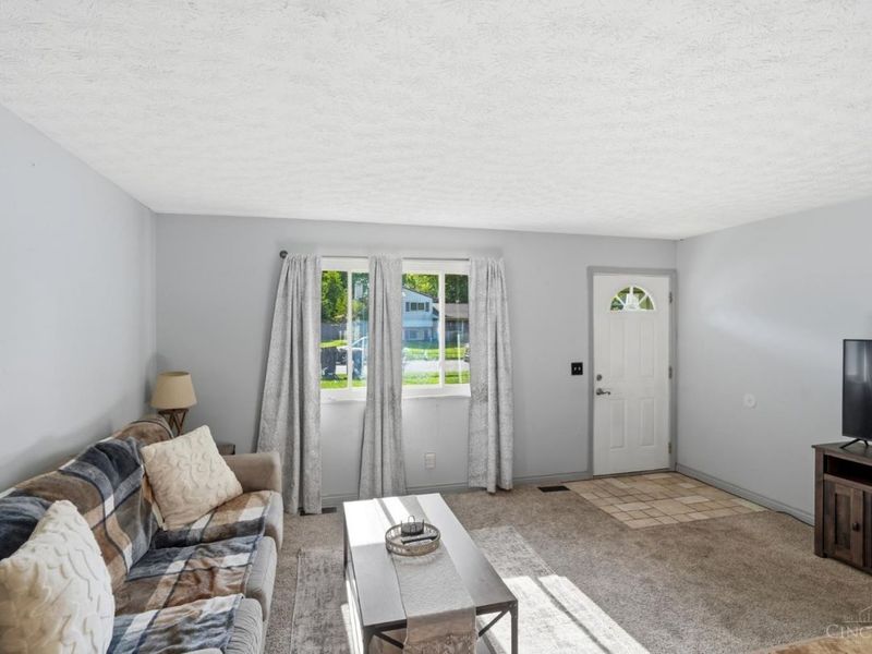 5752 Lake Superior Drive, Fairfield, OH 45014 Photo 2