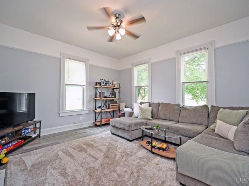 4704 Whetsel Avenue, Cincinnati, OH 45227 Photo 6