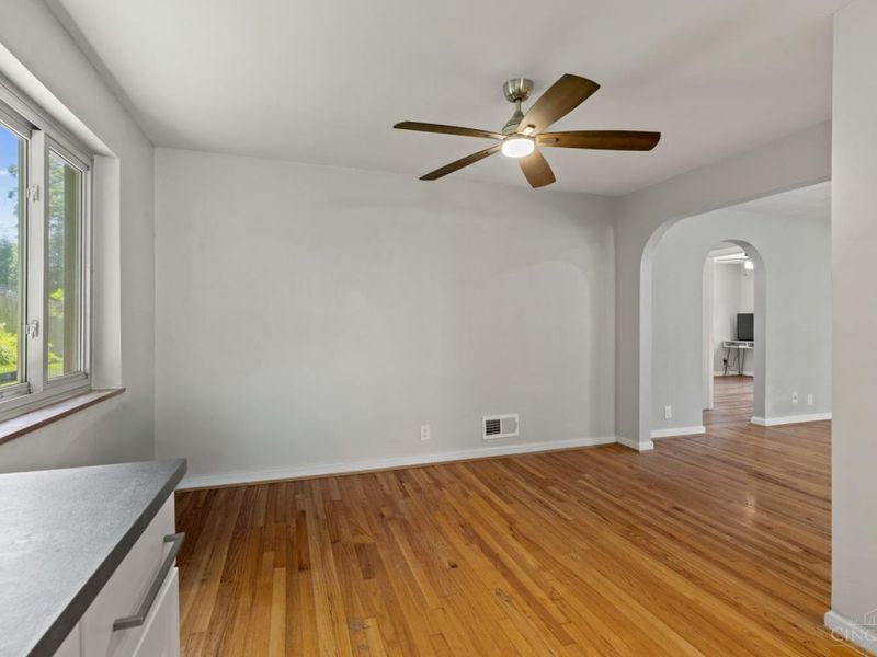 5758 Glengate Lane, Cincinnati, OH 45212 Photo 12