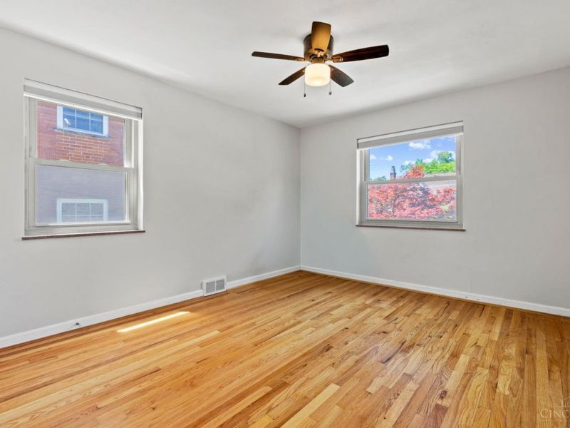 5758 Glengate Lane, Cincinnati, OH 45212 Photo 14