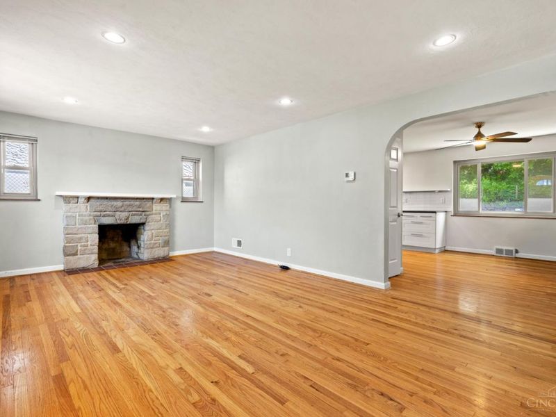 5758 Glengate Lane, Cincinnati, OH 45212 Photo 4
