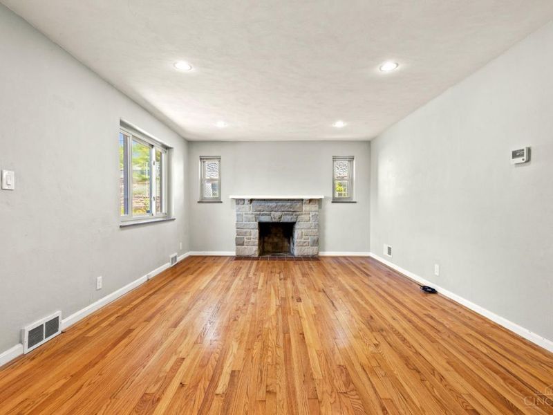 5758 Glengate Lane, Cincinnati, OH 45212 Photo 6