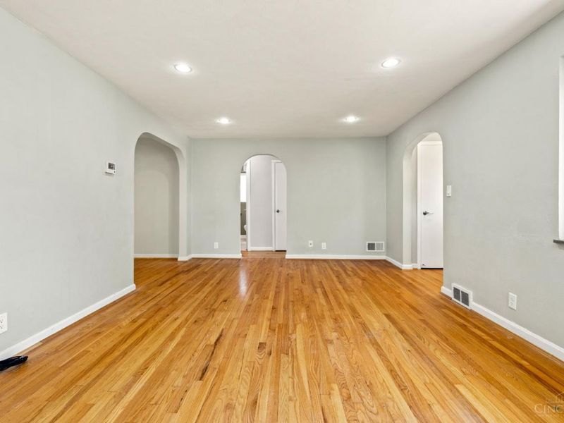 5758 Glengate Lane, Cincinnati, OH 45212 Photo 7