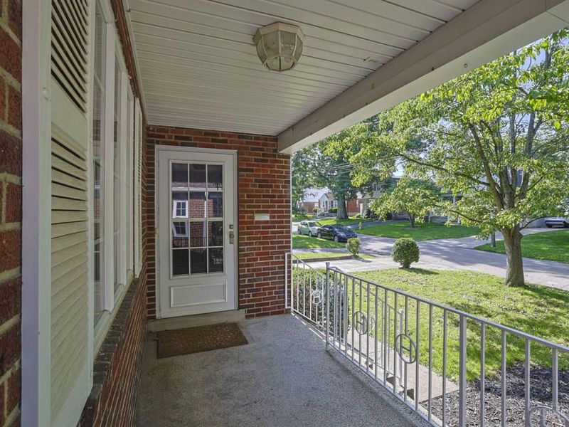 3782 St Johns Terrace, Deer Park, OH 45236 Photo 4