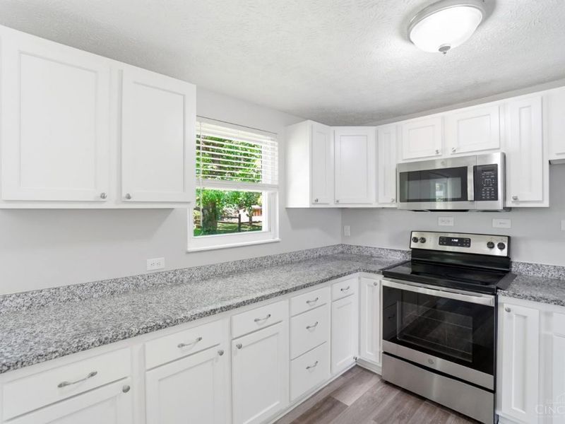 8739 Exeter Place, Deerfield Twp., OH 45039 Photo 10