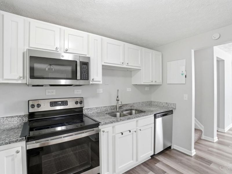 8739 Exeter Place, Deerfield Twp., OH 45039 Photo 11