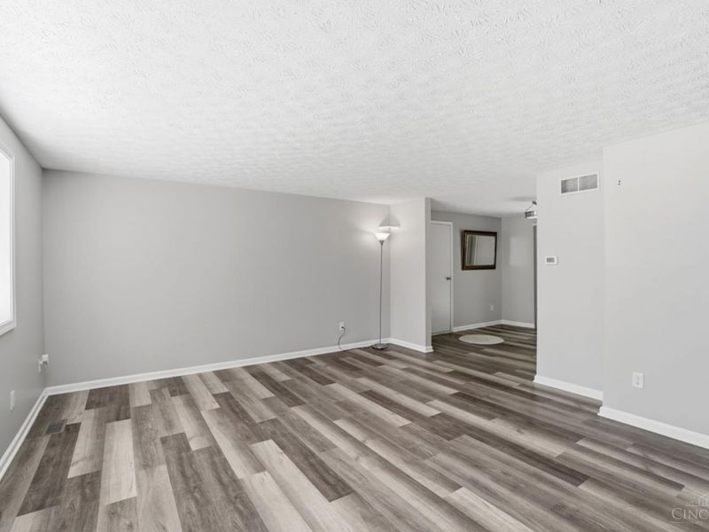 8739 Exeter Place, Deerfield Twp., OH 45039 Photo 6