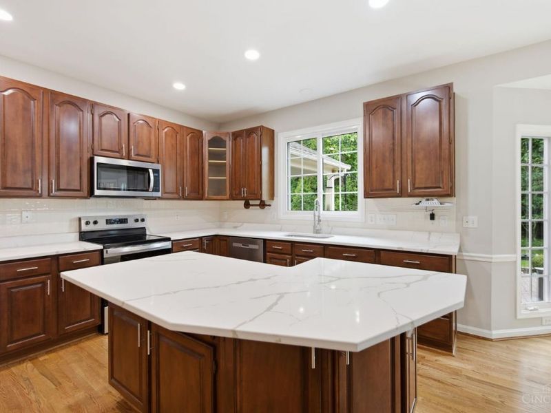9669 Stonemasters Drive, Symmes Township, OH 45140 Photo 13