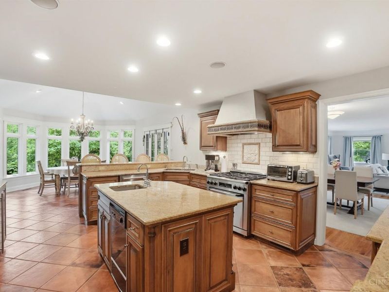 5661 Wayside Avenue, Anderson Twp, OH 45230 Photo 8