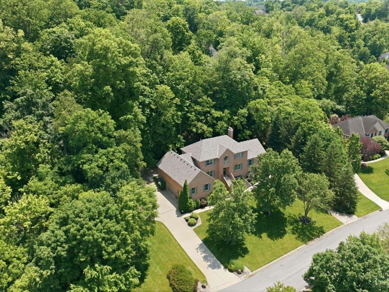 1262 Mistymeadow Lane, Anderson Twp, OH 45230 Photo 2
