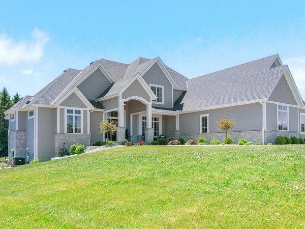 10009 W Farmdale Estates COURT, Mequon, WI 53097