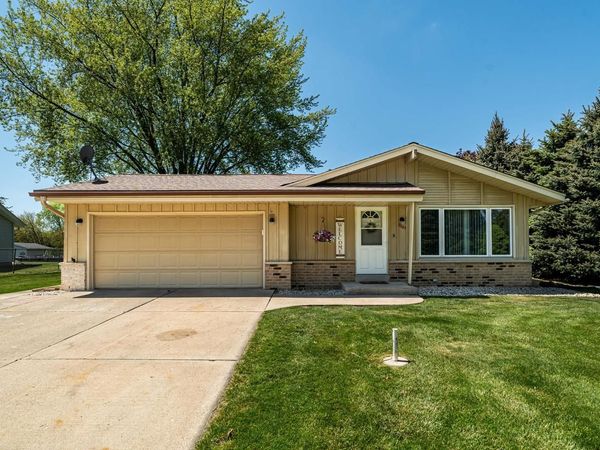 8049 S Waring DRIVE, Oak Creek, WI 53154