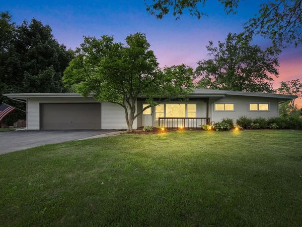 11300 Parkview LANE, Hales Corners, WI 53130