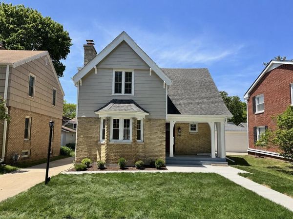 5159 N Santa Monica BOULEVARD, Whitefish Bay, WI 53217