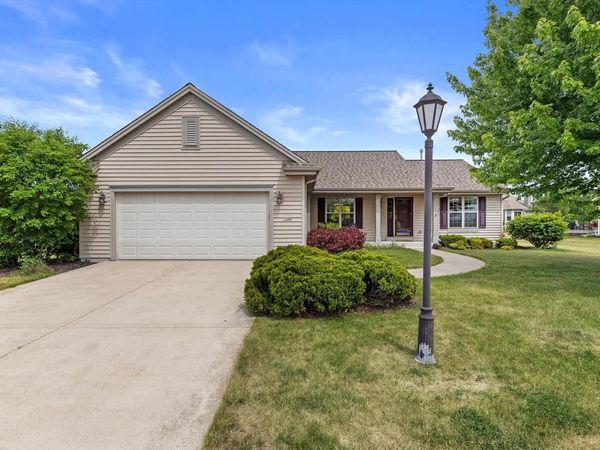 1345 Bluebird DRIVE, Oconomowoc, WI 53066