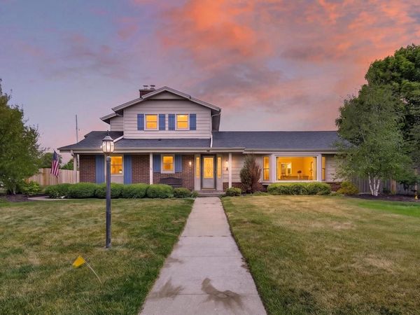 8 Steeplechase DRIVE, Racine, WI 53402