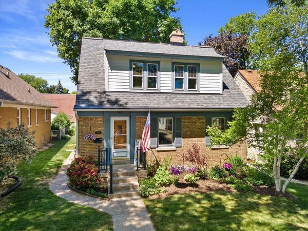 2641 N 75th STREET, Wauwatosa, WI 53213