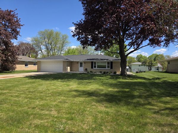 2532 S Seymour PLACE, West Allis, WI 53227