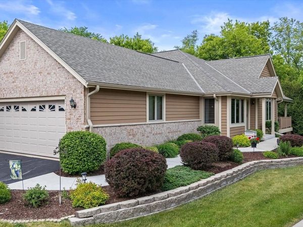 W243N2205 Deer Park COURT, Unit B, Pewaukee, WI 53072