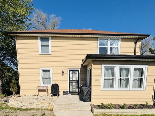 1902 S 76th STREET, West Allis, WI 53219