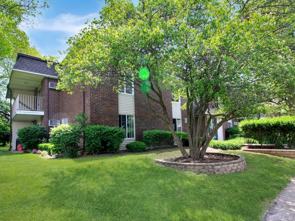 845 Miller Lane , Unit 101, Buffalo Grove, IL 60089