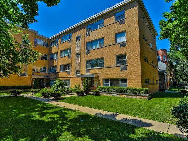 2205 W Highland Avenue, Unit 1N, Chicago, IL 60659