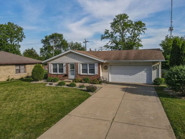 740 Burns Court , Bourbonnais, IL 60914