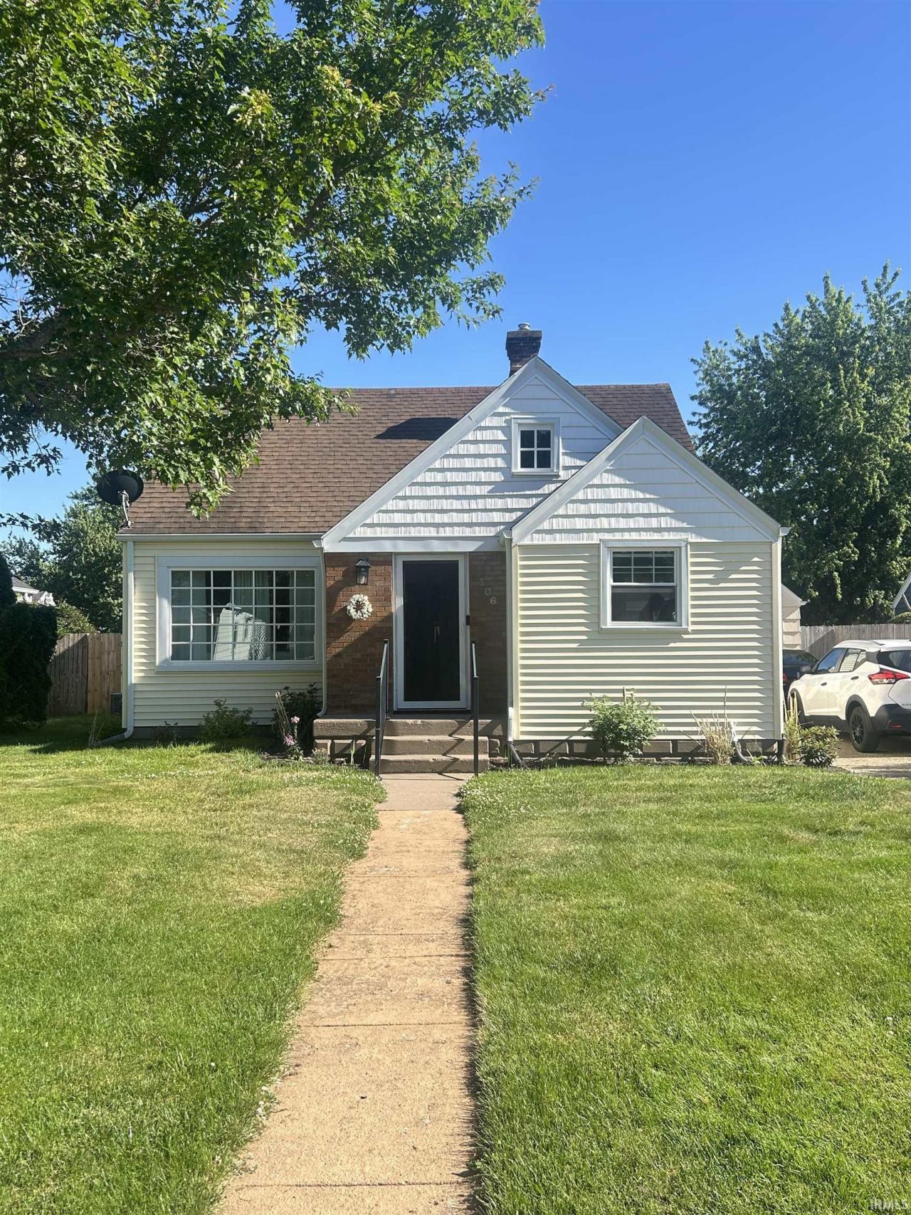 106 W Ben Street, New Carlisle, IN 46552 Main Photo