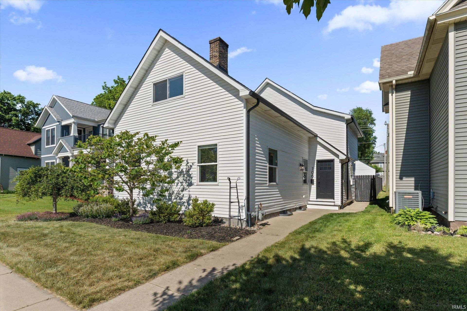 706 N Hill Street, South Bend, IN 46617 Main Photo