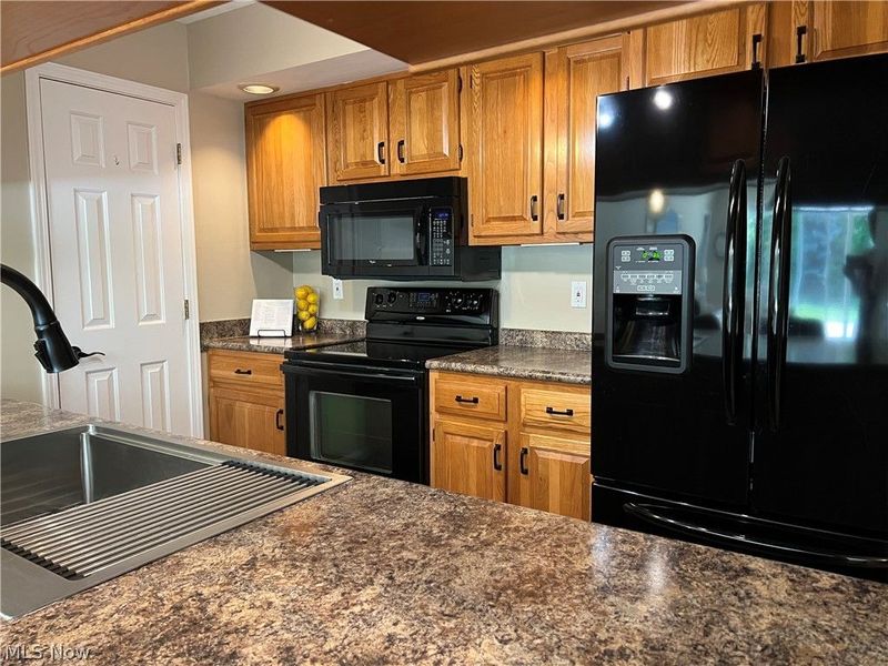 404 Leisure Drive , Huron, OH 44839 Photo 10