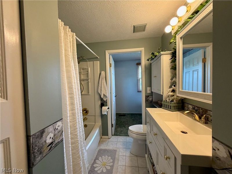 9625 Brayes Manor Drive, Mentor, OH 44060 Photo 11
