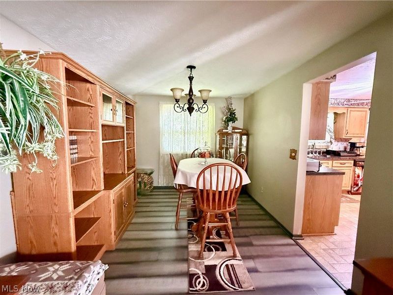 9625 Brayes Manor Drive, Mentor, OH 44060 Photo 4