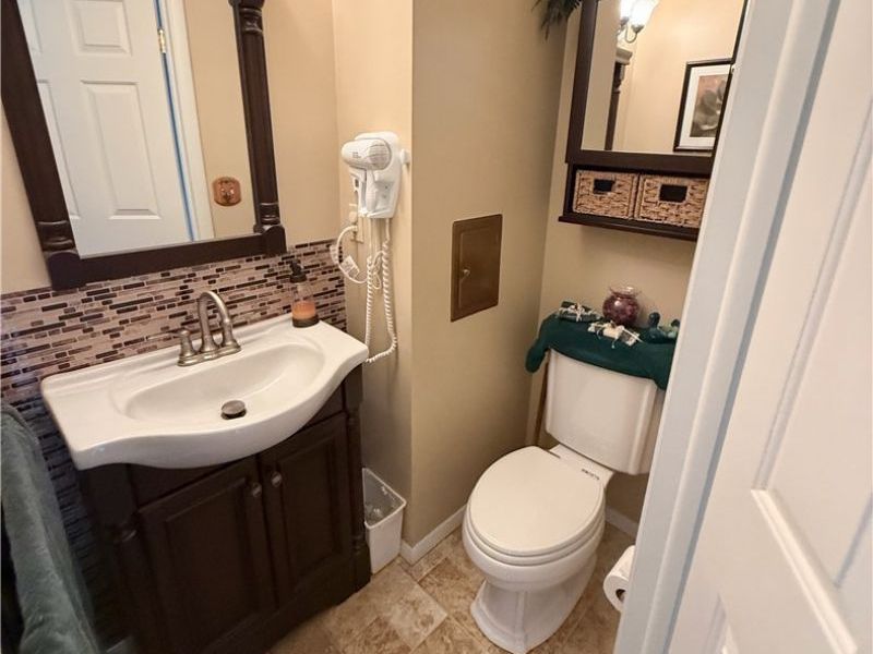 9625 Brayes Manor Drive, Mentor, OH 44060 Photo 8