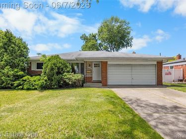 29903 Blossom Lane, Warren, MI 48088